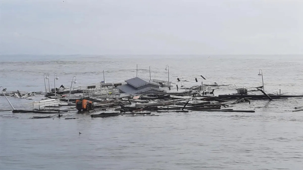 Santa Cruz Wharf